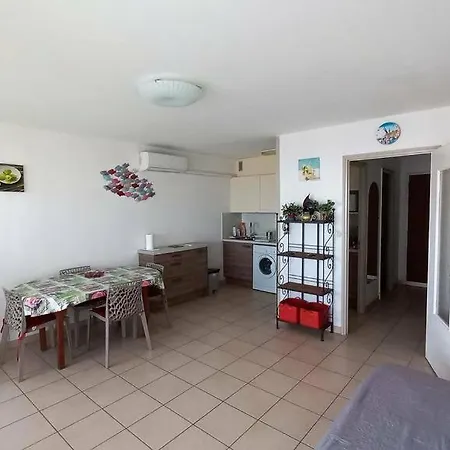 Studio Cabine Climatise Tout Pres De La Plage *